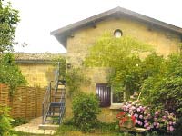 Stone house in Bordeaux